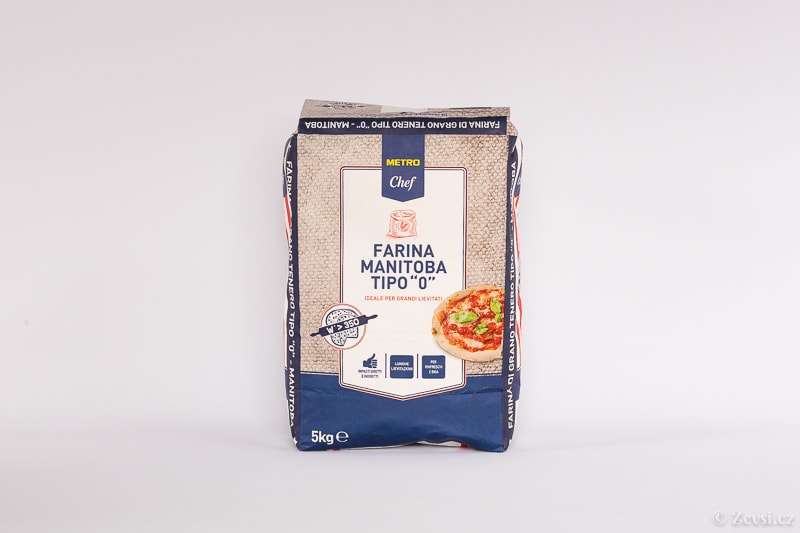 Italská pšeničná hladká mouka, extra silná Manitoba, typ 0, na přípravu těsta s dlouhou fermentací W>350.